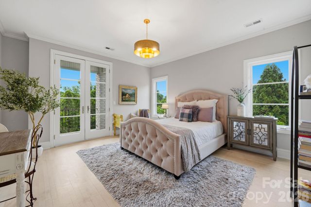 1120 Chollywood Drive, Charlotte, NC 28211
