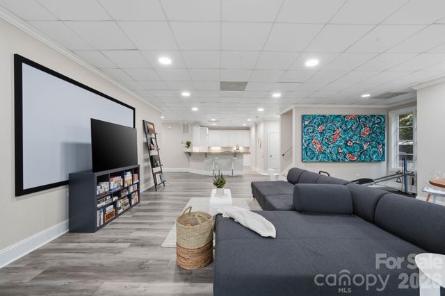 1120 Chollywood Drive, Charlotte, NC 28211