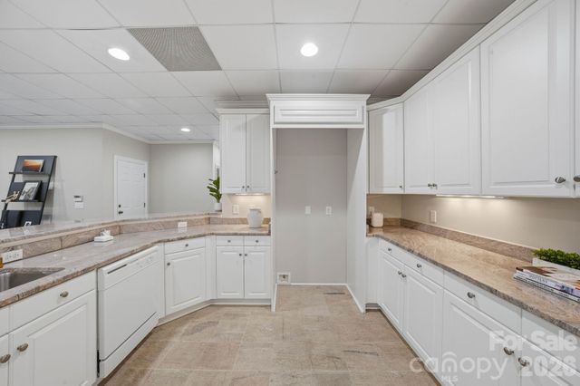 1120 Chollywood Drive, Charlotte, NC 28211