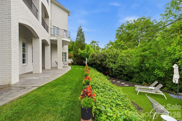 1120 Chollywood Drive, Charlotte, NC 28211