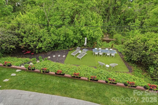 1120 Chollywood Drive, Charlotte, NC 28211