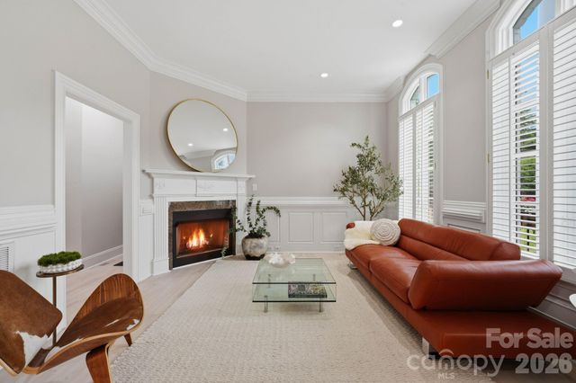 1120 Chollywood Drive, Charlotte, NC 28211