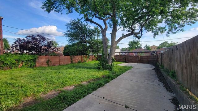 3712 Phillips Place, St Louis, MO 63116