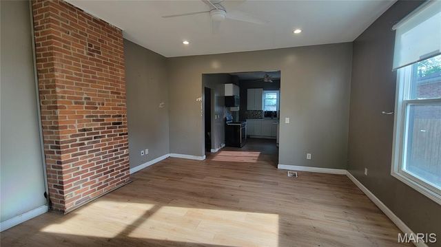 3712 Phillips Place, St Louis, MO 63116