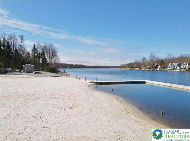 141 Natures Drive, Coolbaugh Twp, PA 18466