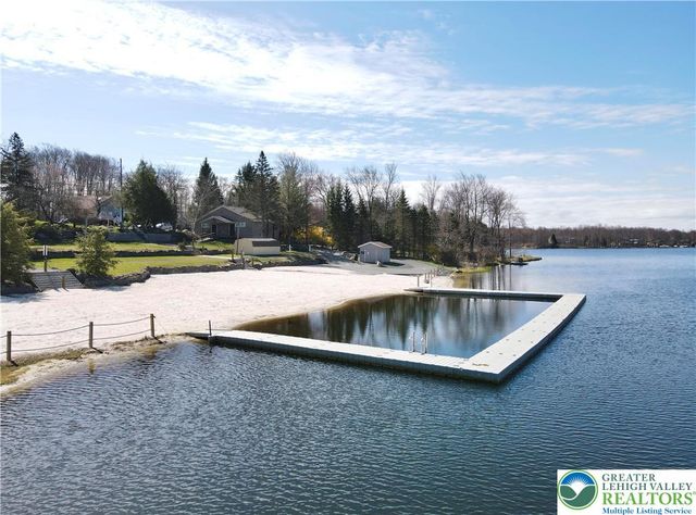 141 Natures Drive, Coolbaugh Twp, PA 18466