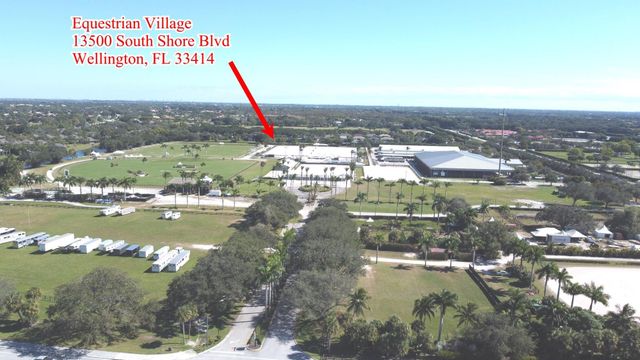 8606 Arrowhead Dr, Lake Worth, FL 33467