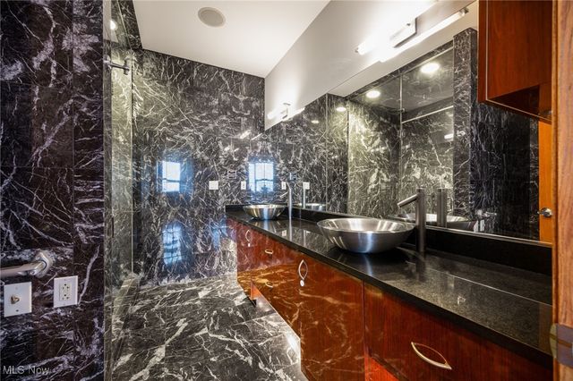 701 W Lakeside Avenue 1103, Cleveland, OH 44113