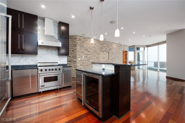 701 W Lakeside Avenue 1103, Cleveland, OH 44113