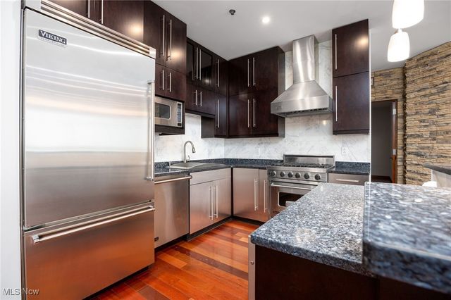 701 W Lakeside Avenue 1103, Cleveland, OH 44113