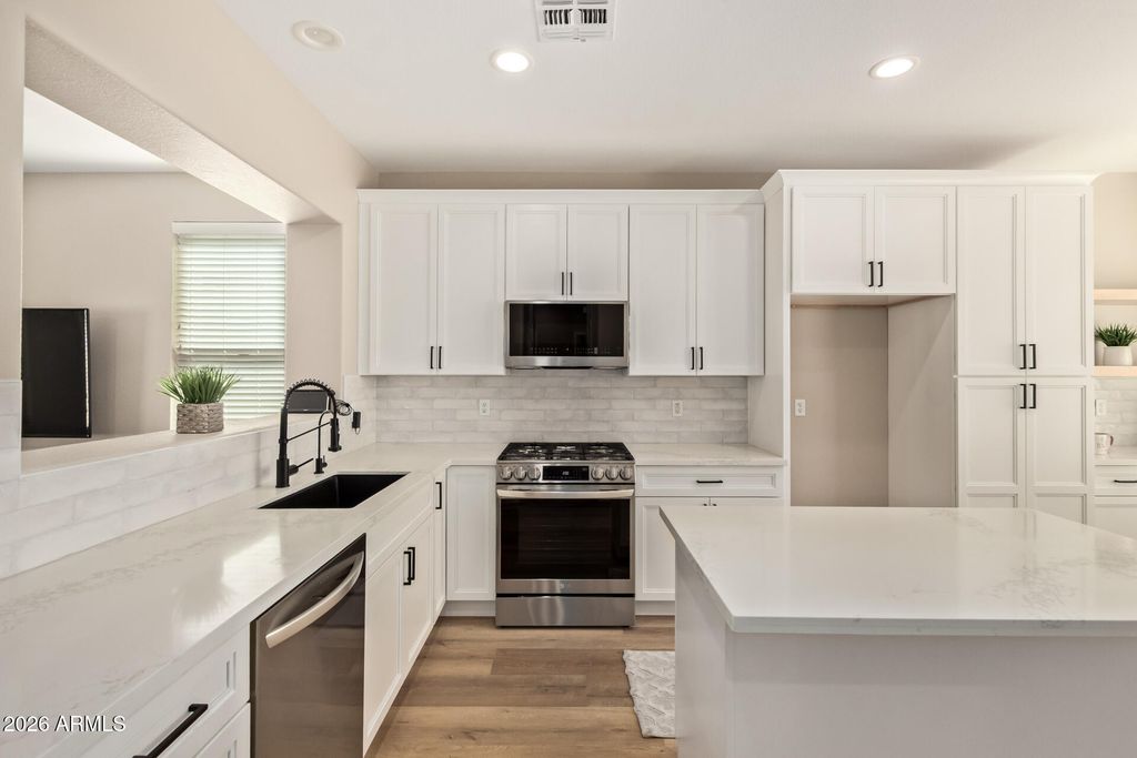 Image 1 of property listing at 1806 W Windsong Drive, Phoenix, AZ 85045