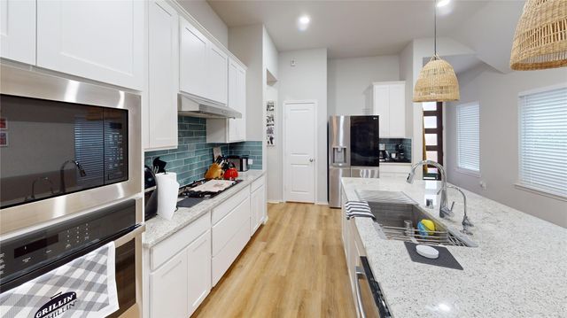 718 Santa Elena Trail, Conroe, TX 77304