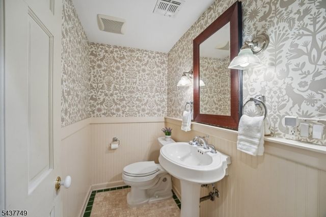 46 Stocker Rd, Verona Twp., NJ 07044