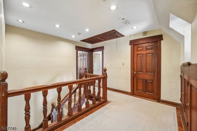 46 Stocker Rd, Verona Twp., NJ 07044