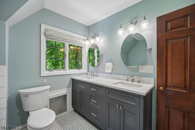 46 Stocker Rd, Verona Twp., NJ 07044