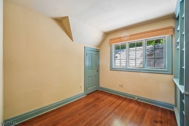 46 Stocker Rd, Verona Twp., NJ 07044