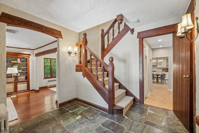46 Stocker Rd, Verona Twp., NJ 07044