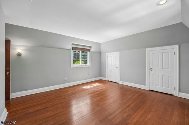 46 Stocker Rd, Verona Twp., NJ 07044