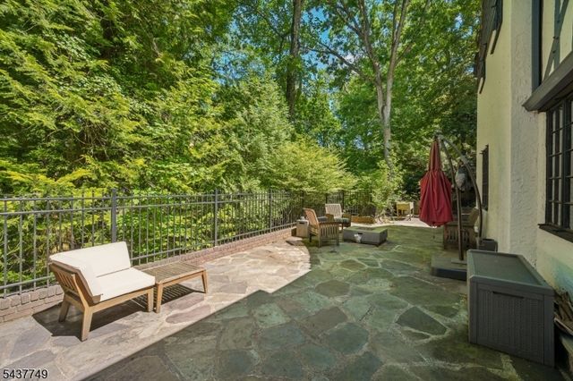 46 Stocker Rd, Verona Twp., NJ 07044