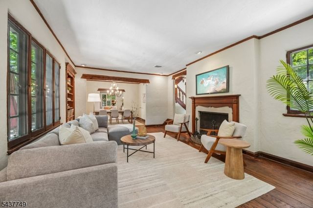 46 Stocker Rd, Verona Twp., NJ 07044