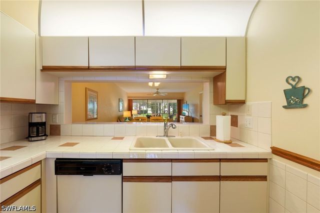 1231 Commonwealth CIR Q103, Naples, FL 34116