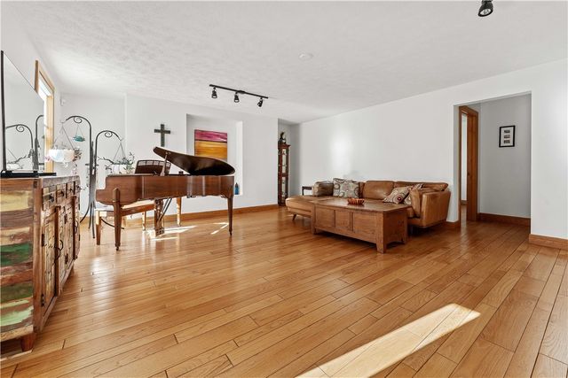 289 Cornish Rd, Springhill Twp, PA 15451