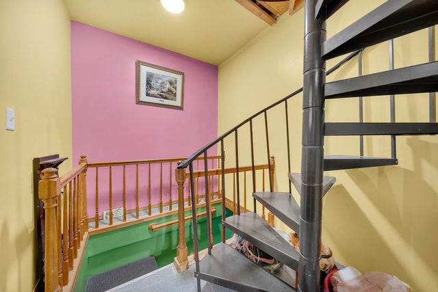 5741 S SAWYER Avenue, Chicago, IL 60629
