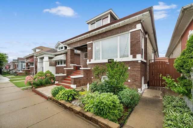 5741 S SAWYER Avenue, Chicago, IL 60629