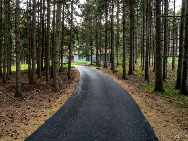 3949 Canyonwood Lane, Pompey, NY 13078