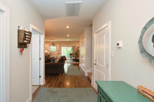 1144 Lock 4 Rd Unit J2, Gallatin, TN 37066