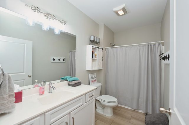 1144 Lock 4 Rd Unit J2, Gallatin, TN 37066
