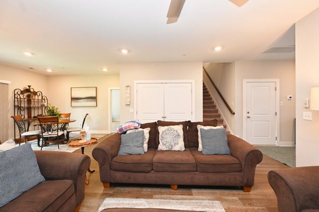 1144 Lock 4 Rd Unit J2, Gallatin, TN 37066