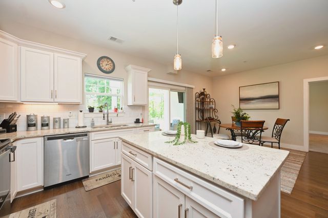 1144 Lock 4 Rd Unit J2, Gallatin, TN 37066
