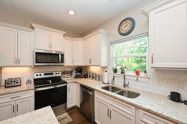 1144 Lock 4 Rd Unit J2, Gallatin, TN 37066