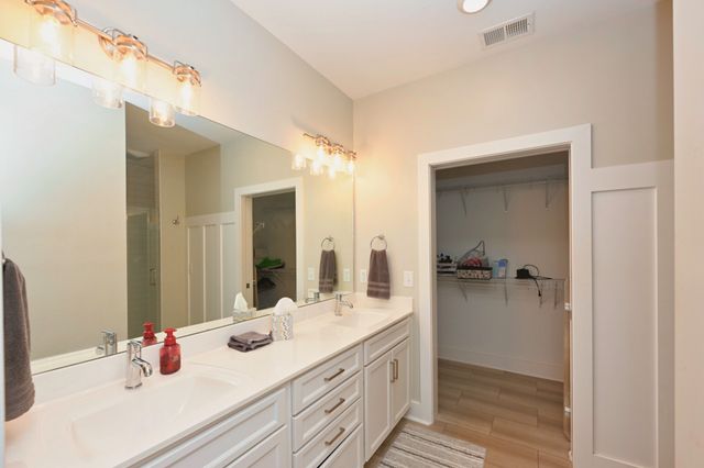 1144 Lock 4 Rd Unit J2, Gallatin, TN 37066