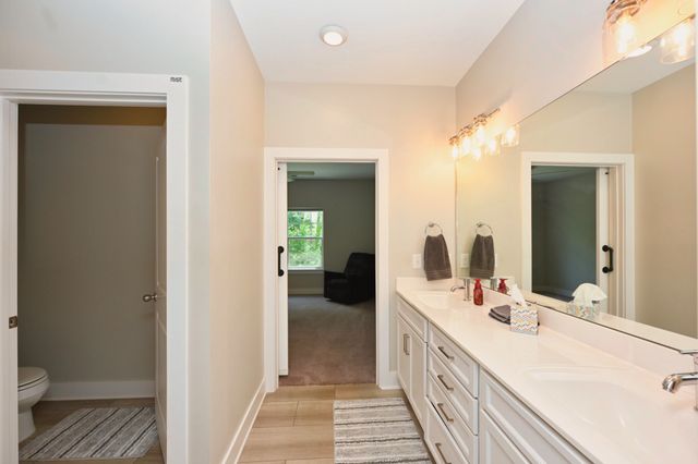 1144 Lock 4 Rd Unit J2, Gallatin, TN 37066