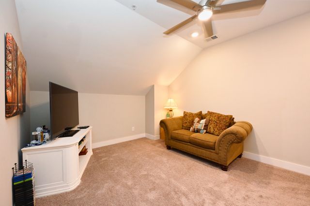 1144 Lock 4 Rd Unit J2, Gallatin, TN 37066