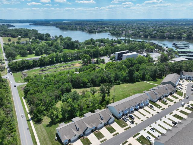 1144 Lock 4 Rd Unit J2, Gallatin, TN 37066
