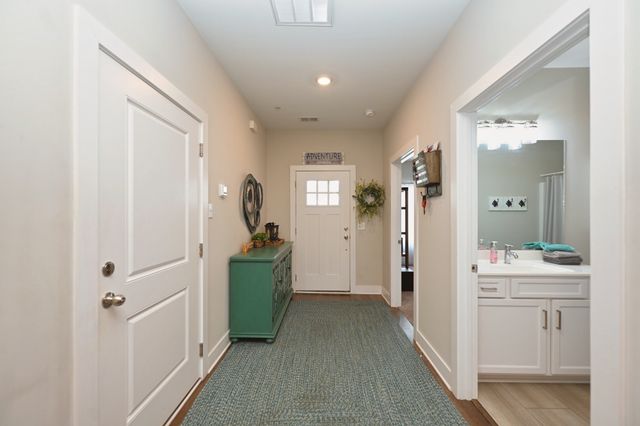 1144 Lock 4 Rd Unit J2, Gallatin, TN 37066