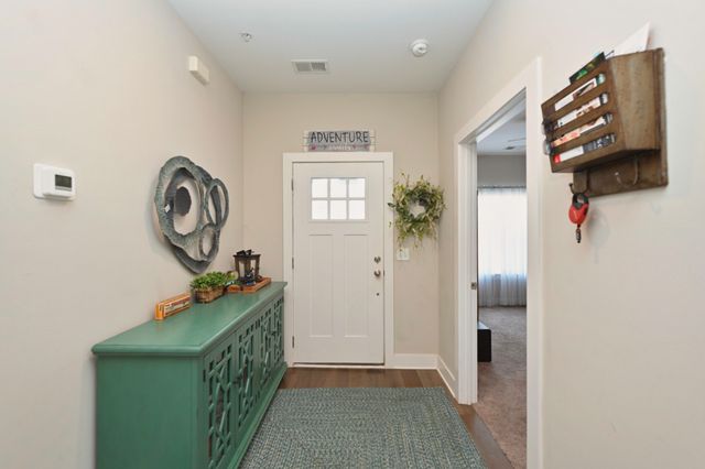 1144 Lock 4 Rd Unit J2, Gallatin, TN 37066