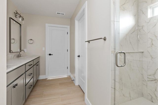 2822 MISTY FLOWER DR, Columbia, MO 65203