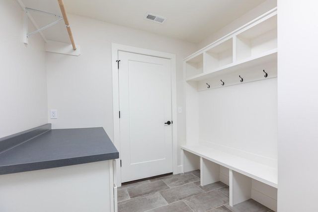 2822 MISTY FLOWER DR, Columbia, MO 65203