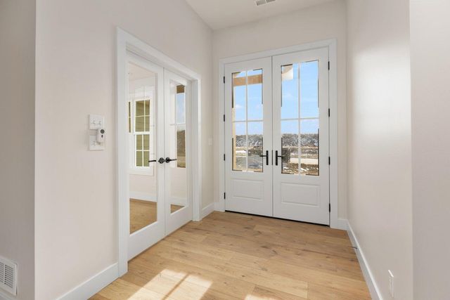 2822 MISTY FLOWER DR, Columbia, MO 65203