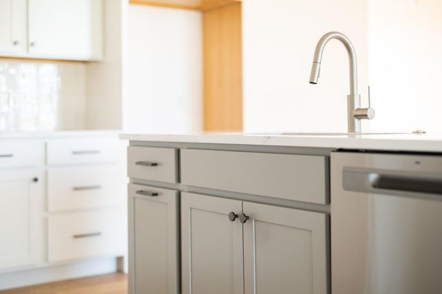 2822 MISTY FLOWER DR, Columbia, MO 65203