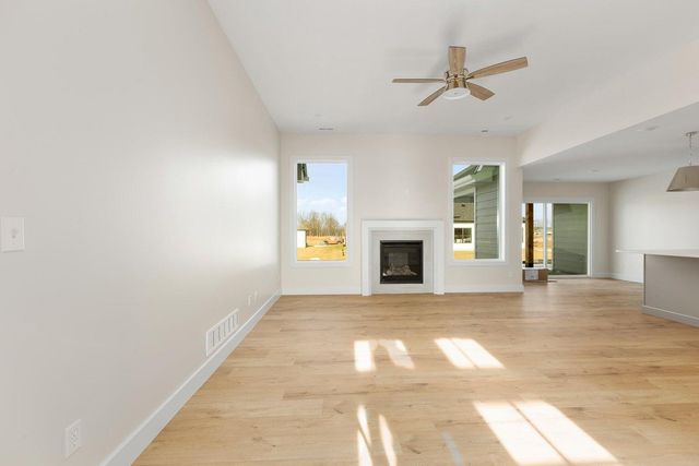 2822 MISTY FLOWER DR, Columbia, MO 65203