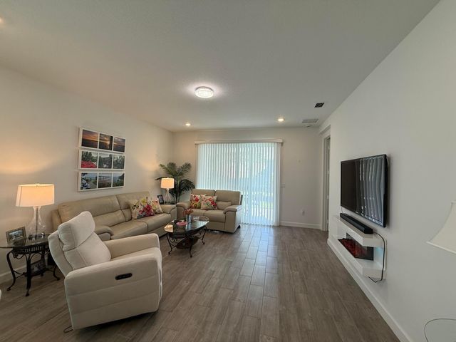 5758 Graceful Way, Delray Beach, FL 33484