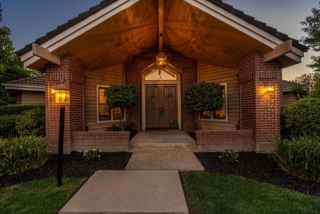 2500 Van Hoeks Cir, Modesto, CA 95356