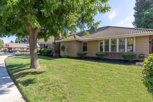 2500 Van Hoeks Cir, Modesto, CA 95356