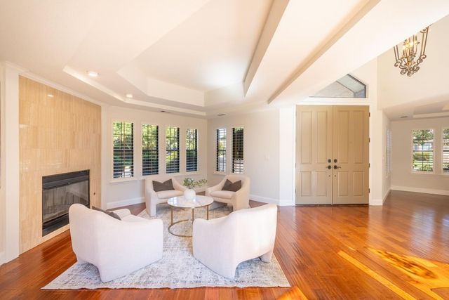 2500 Van Hoeks Cir, Modesto, CA 95356