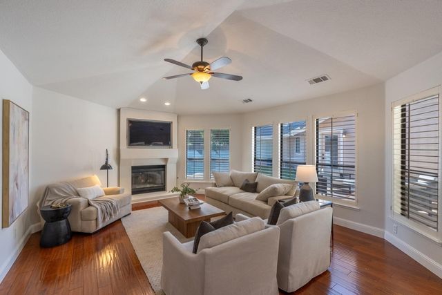 2500 Van Hoeks Cir, Modesto, CA 95356